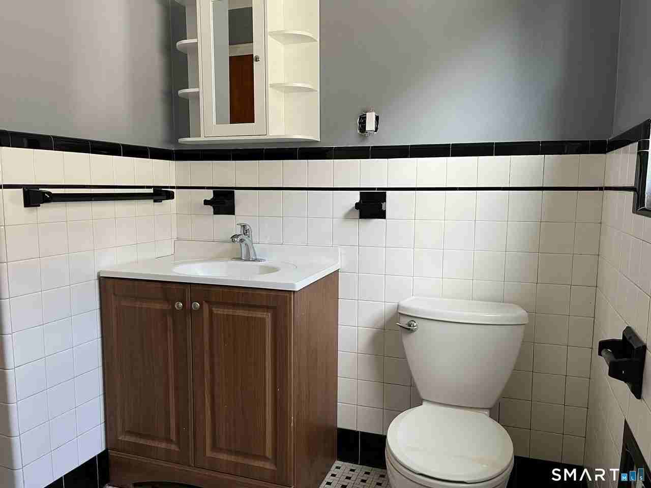 195 Valley St - Photo 7 of 8