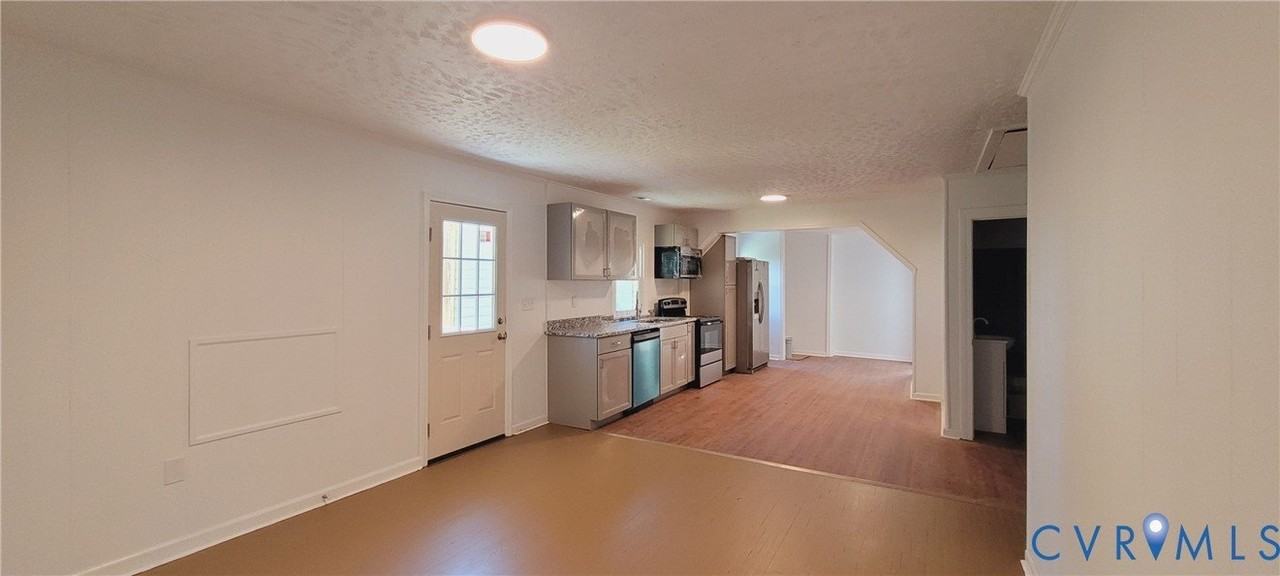 315 St Mark St - Photo 4 of 31