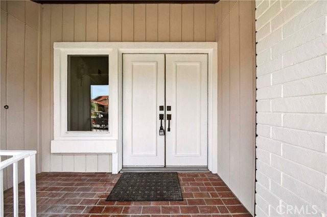 1836 Fairford Dr - Photo 2 of 8