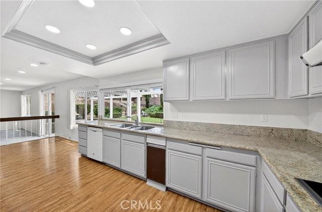 1836 Fairford Dr - Photo 4 of 8