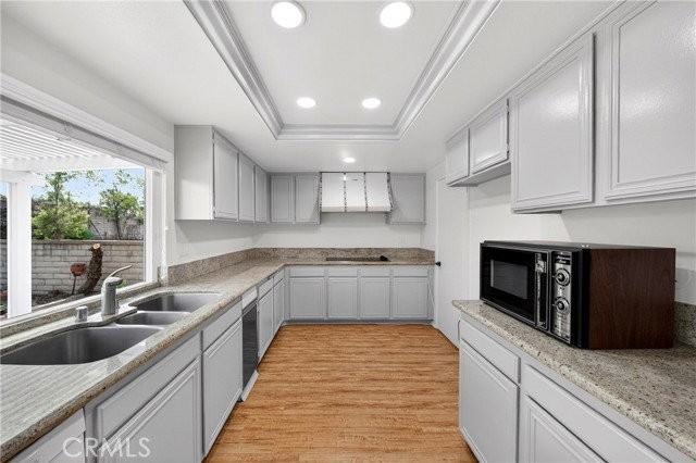 1836 Fairford Dr - Photo 6 of 8