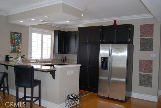 223 20th St - Photo 2 of 8