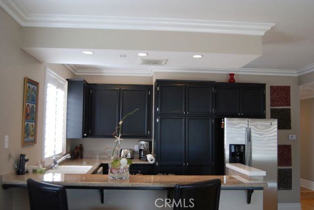 223 20th St - Photo 5 of 8