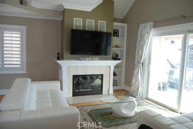 223 20th St - Photo 6 of 8