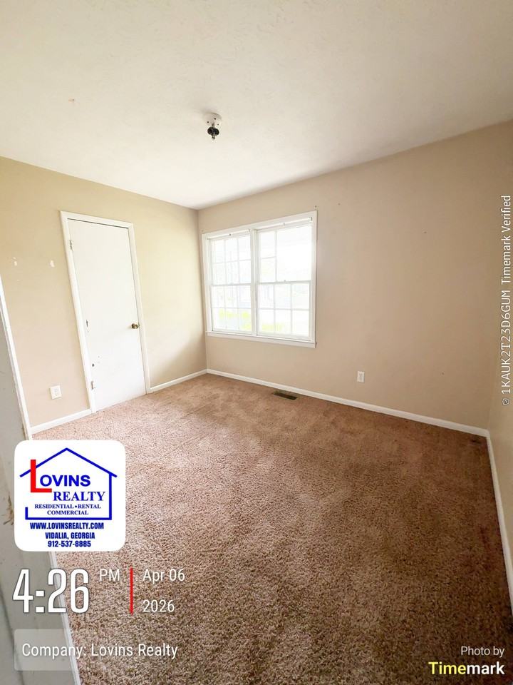 714 Winona St #1 - Photo 4 of 8