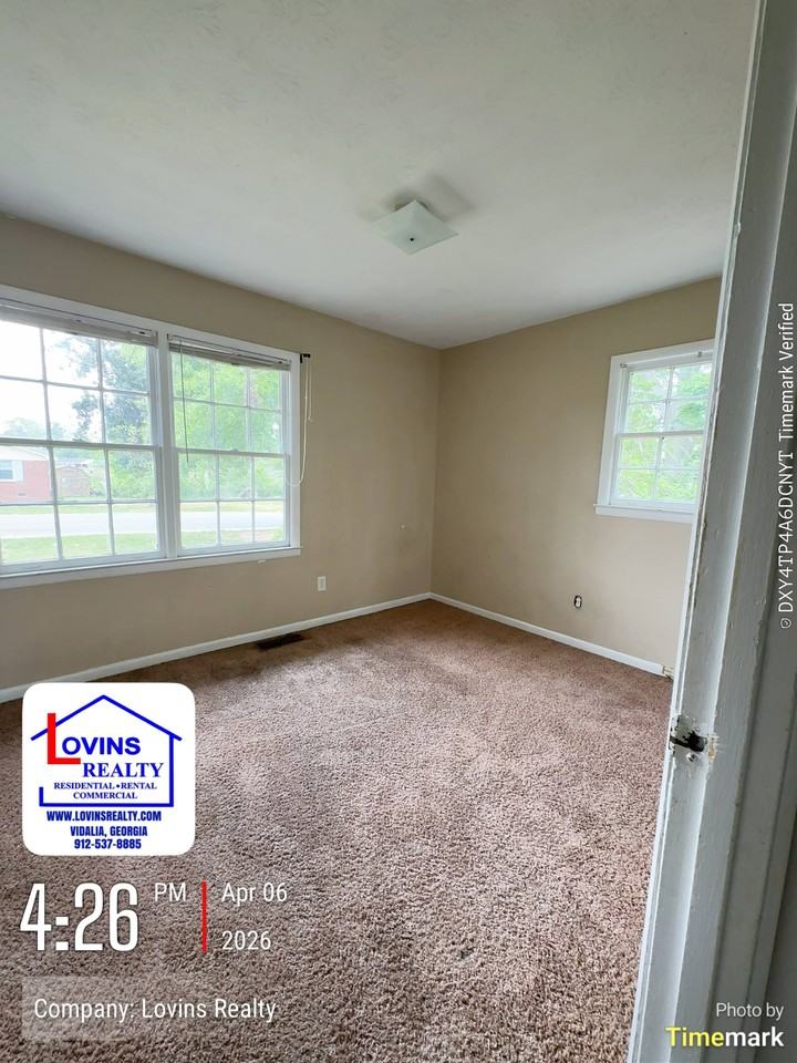 714 Winona St #1 - Photo 5 of 8