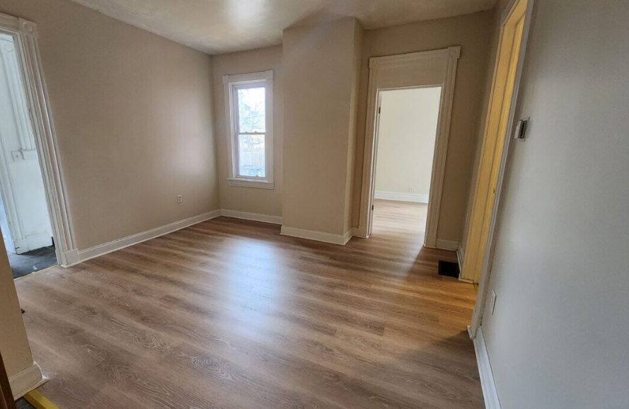 46 Kenwood Ave #2 - Photo 6 of 8