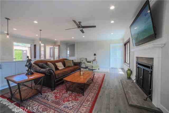 1601 Louise St - Photo 2 of 8