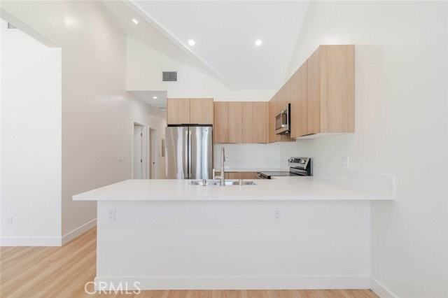 7570 Chaminade Ave - Photo 5 of 8