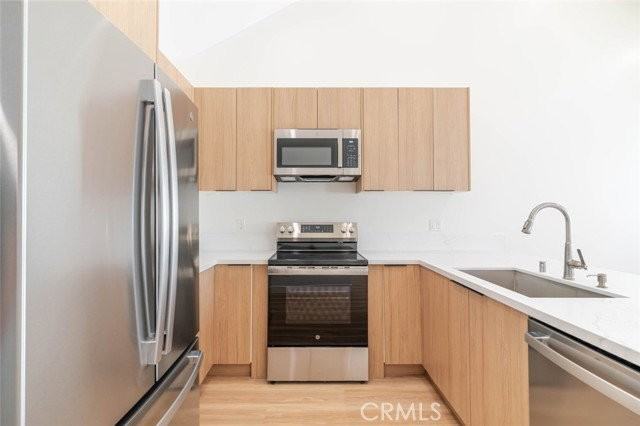 7570 Chaminade Ave - Photo 6 of 8