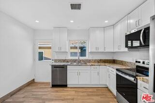 17623 Burbank Blvd - Photo 2 of 8