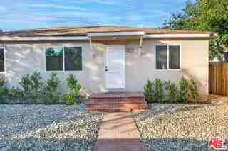 17623 Burbank Blvd - Photo 3 of 8