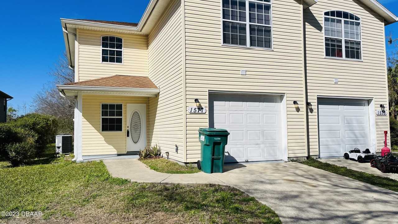 1577 Megan Bay Cir - Photo 2 of 29