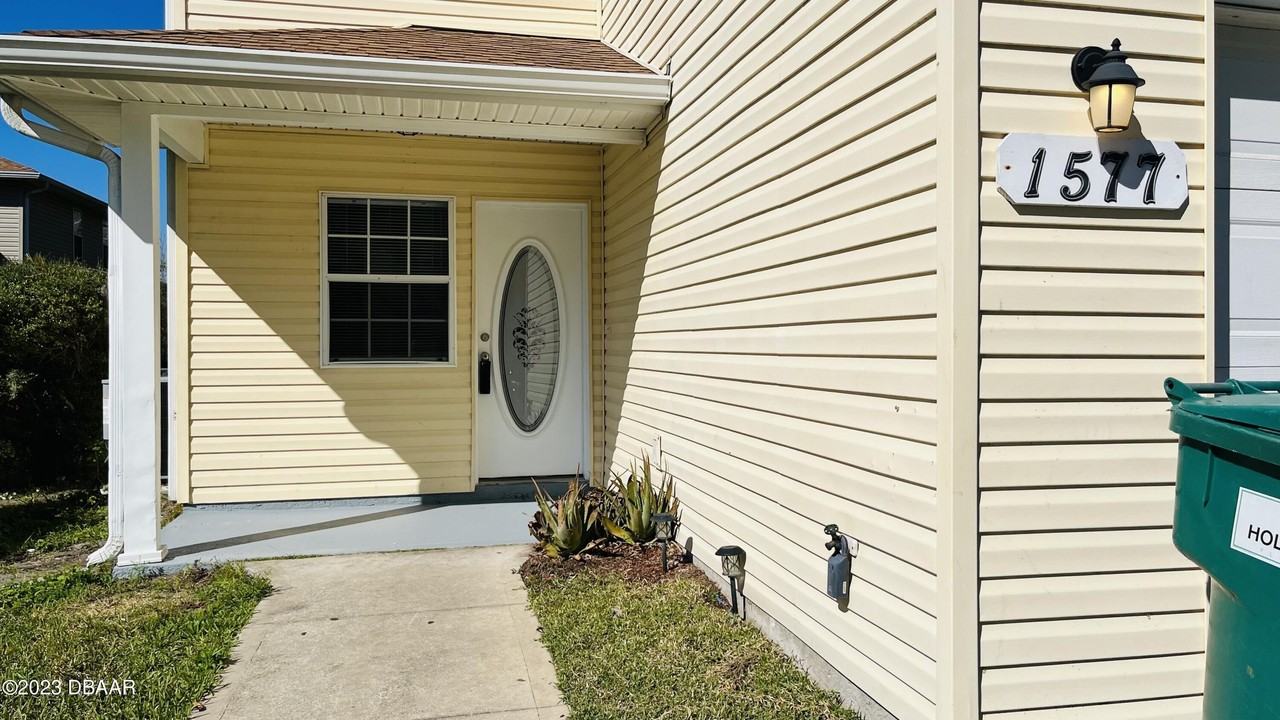 1577 Megan Bay Cir - Photo 3 of 29