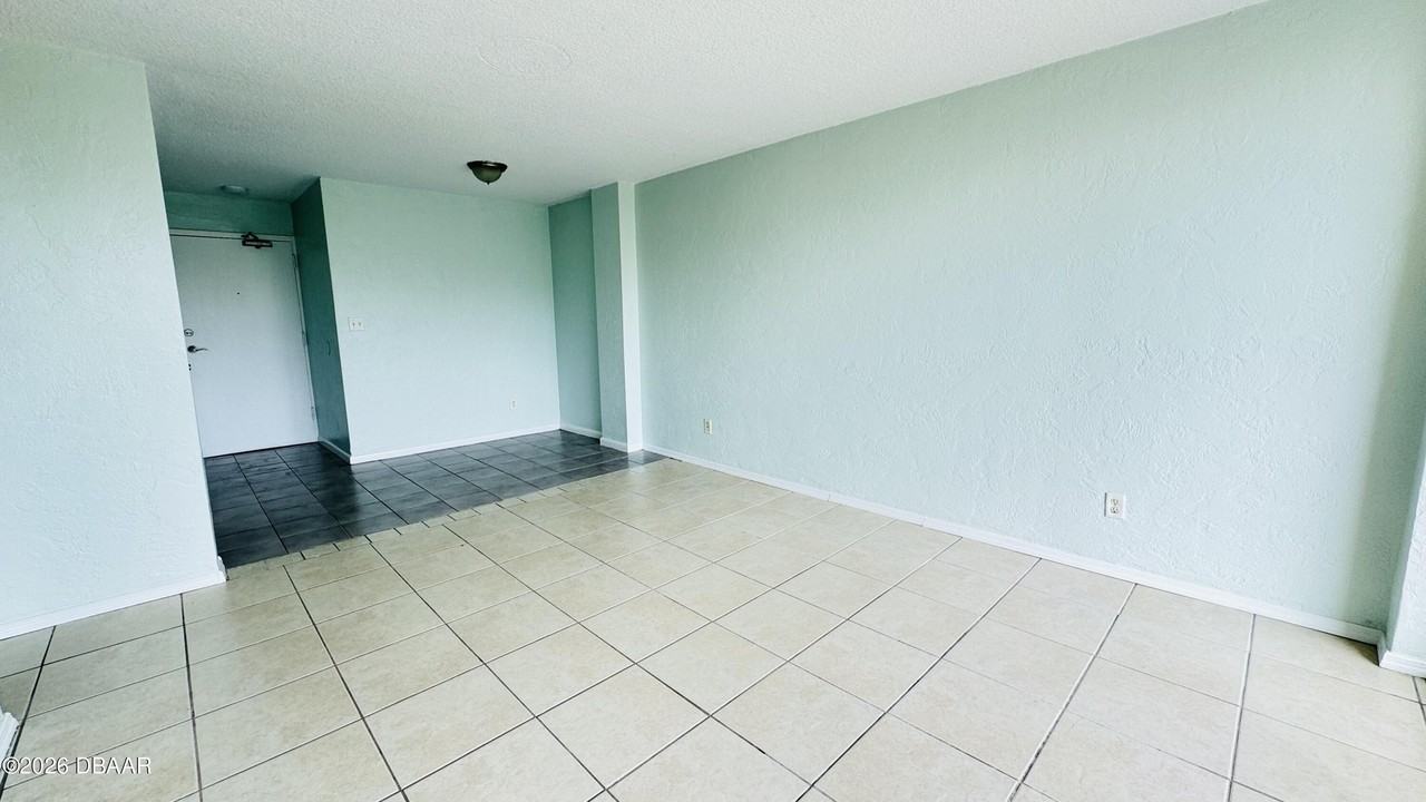 732 N Halifax Ave #405 - Photo 7 of 19