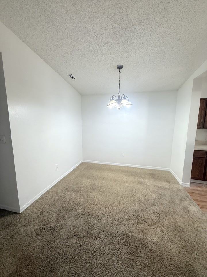 232 Riverbend Dr #1 - Photo 4 of 12