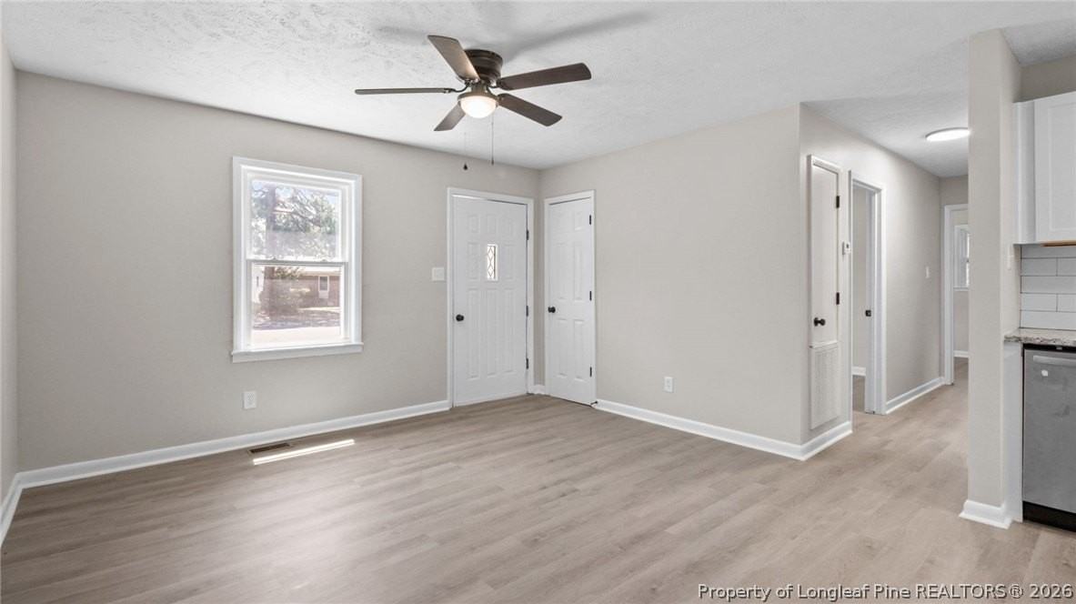 3610 Yorktown Rd - Photo 5 of 30