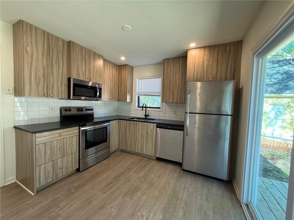 1601 Walker St Se #A - Photo 3 of 15