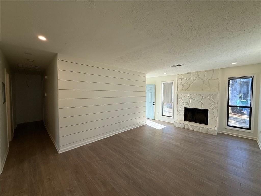 1601 Walker St Se #A - Photo 5 of 15