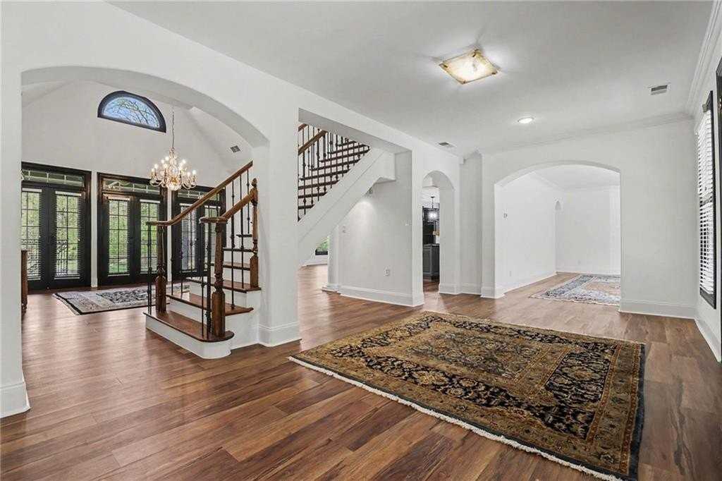 3950 Spalding Dr - Photo 3 of 27