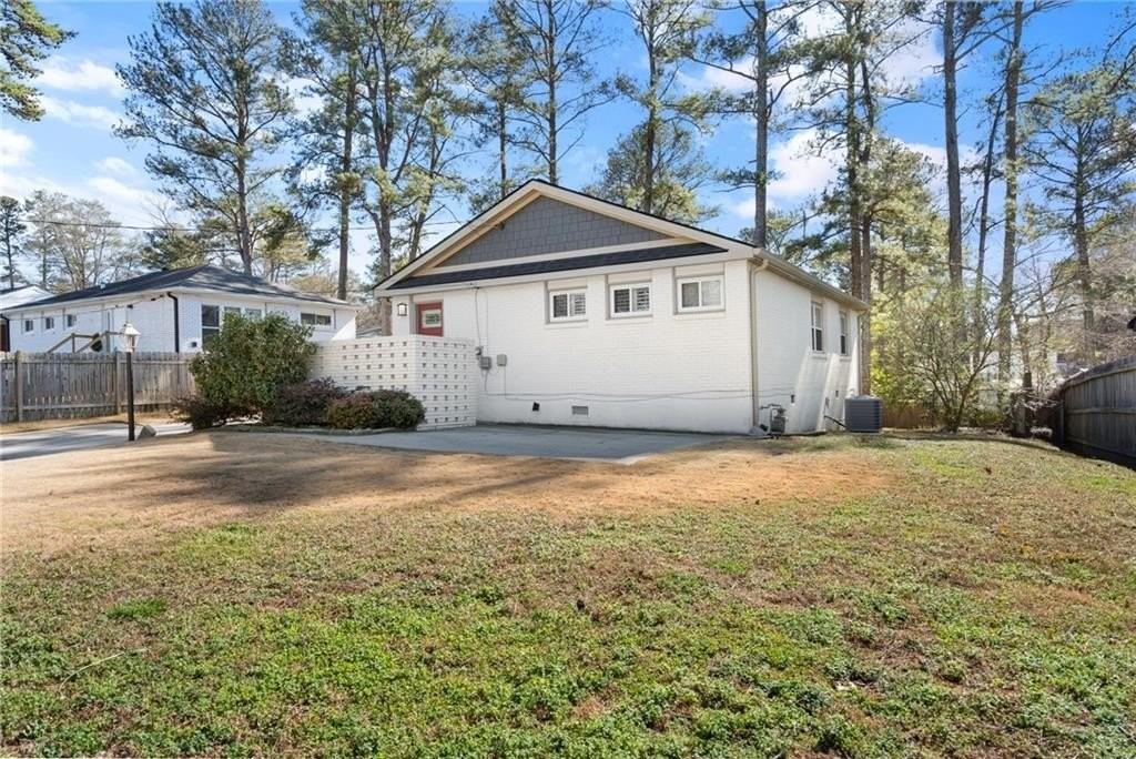 2026 Harwinor Rd Se - Photo 2 of 35