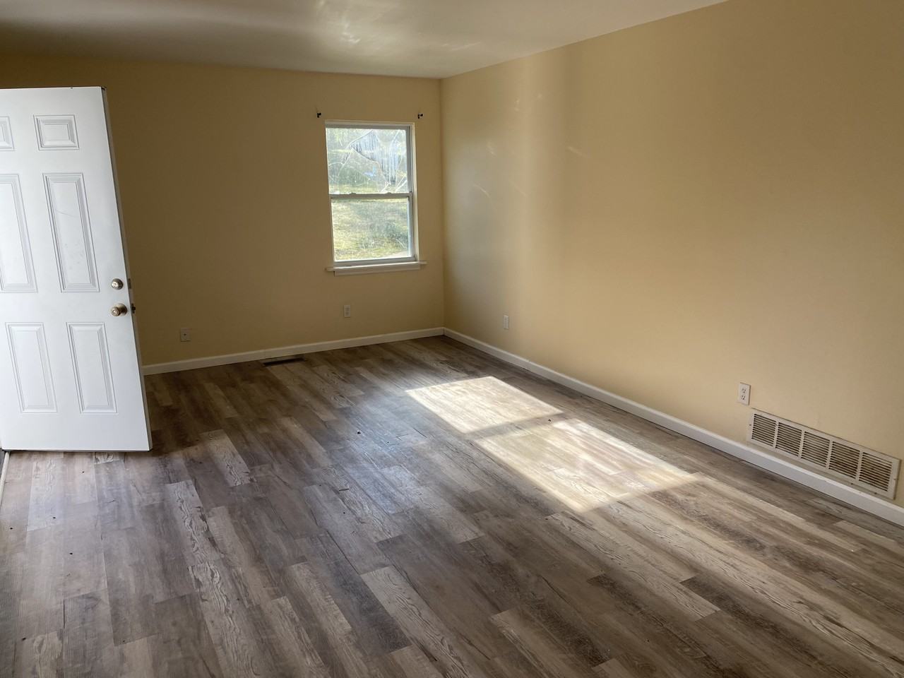 21A AGeorgian Drive #21A - Photo 2 of 5