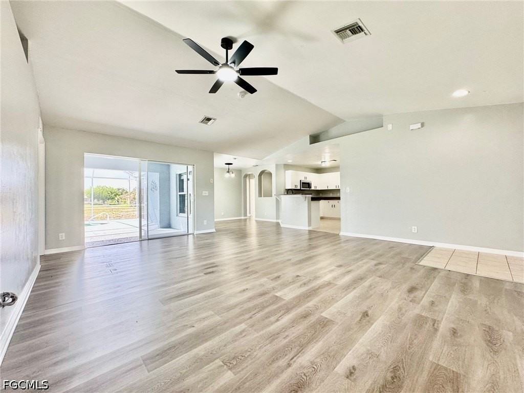 714 Knox Ave S - Photo 4 of 34