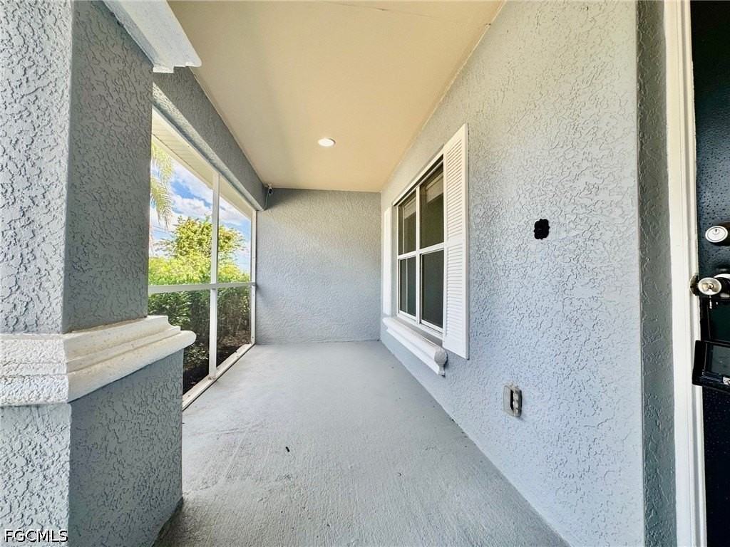 714 Knox Ave S - Photo 6 of 34