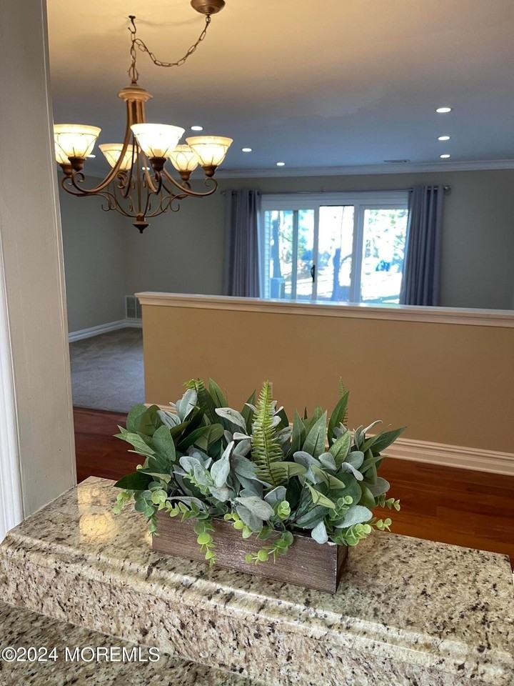 173 Edinburgh Ct - Photo 3 of 22