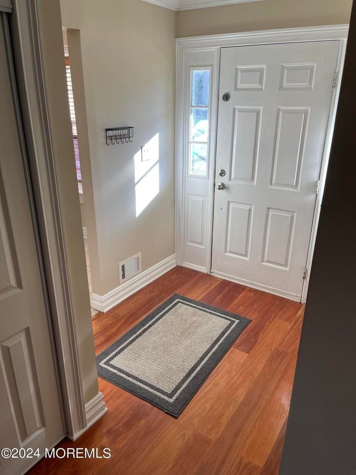 173 Edinburgh Ct - Photo 4 of 22