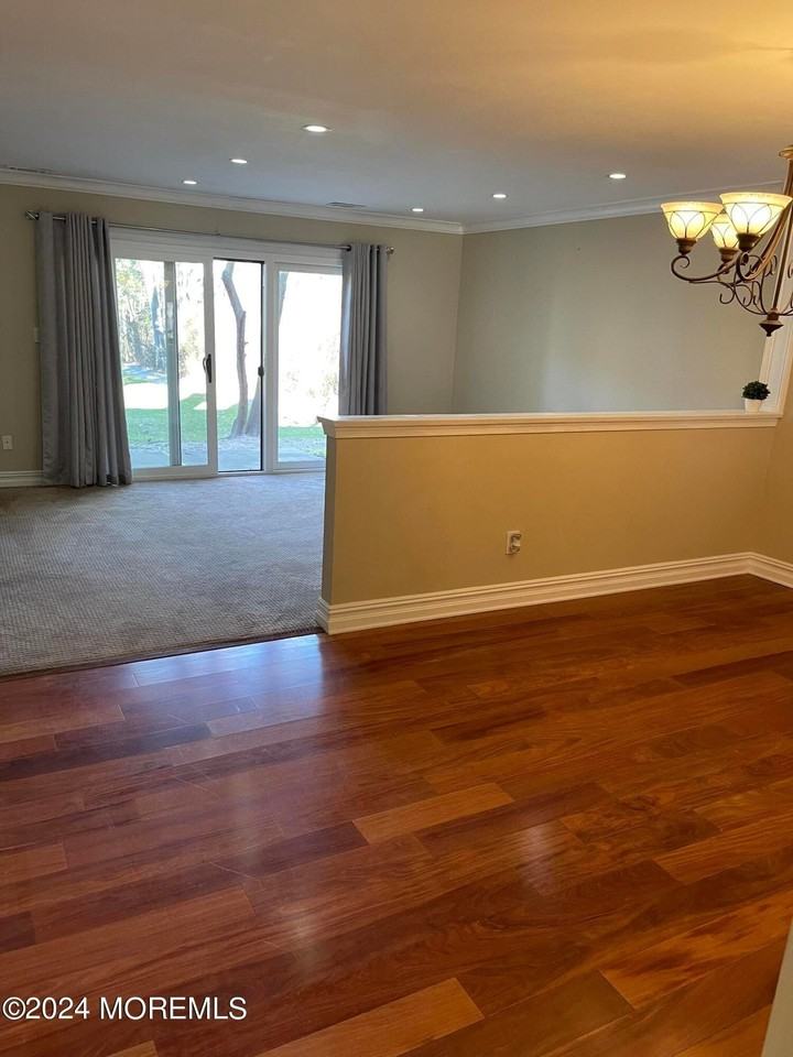 173 Edinburgh Ct - Photo 7 of 22