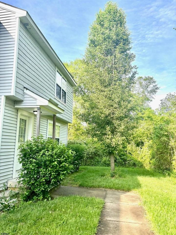 27 Oyster Bay Rd #G - Photo 3 of 31