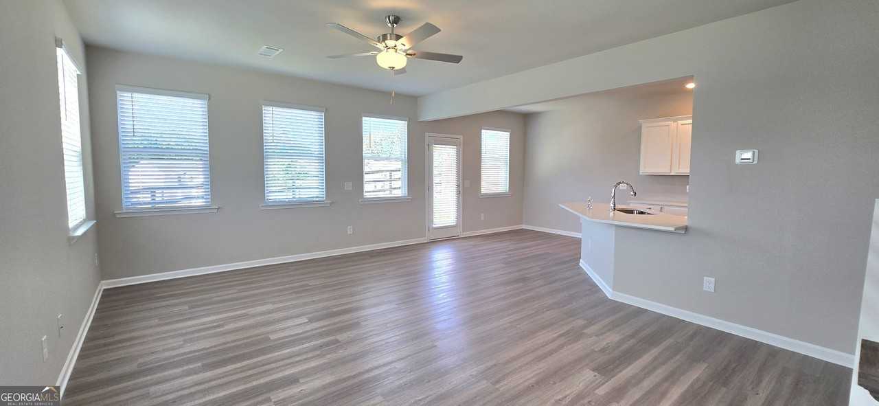 89 Sepia Oak Dr - Photo 3 of 35