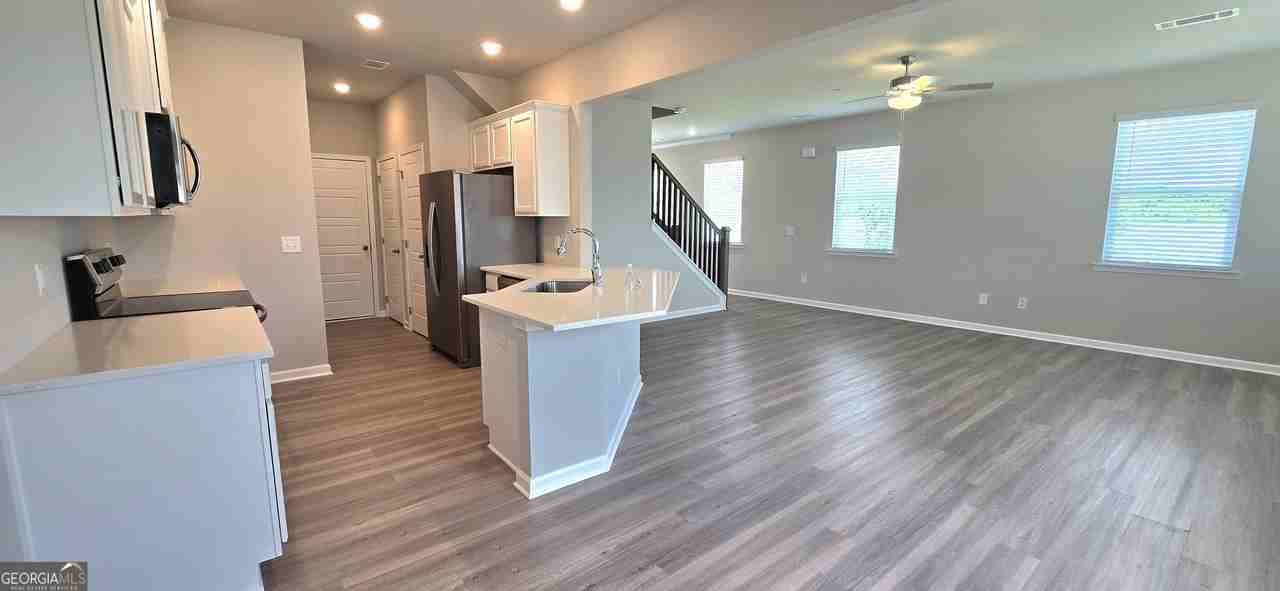 89 Sepia Oak Dr - Photo 5 of 35