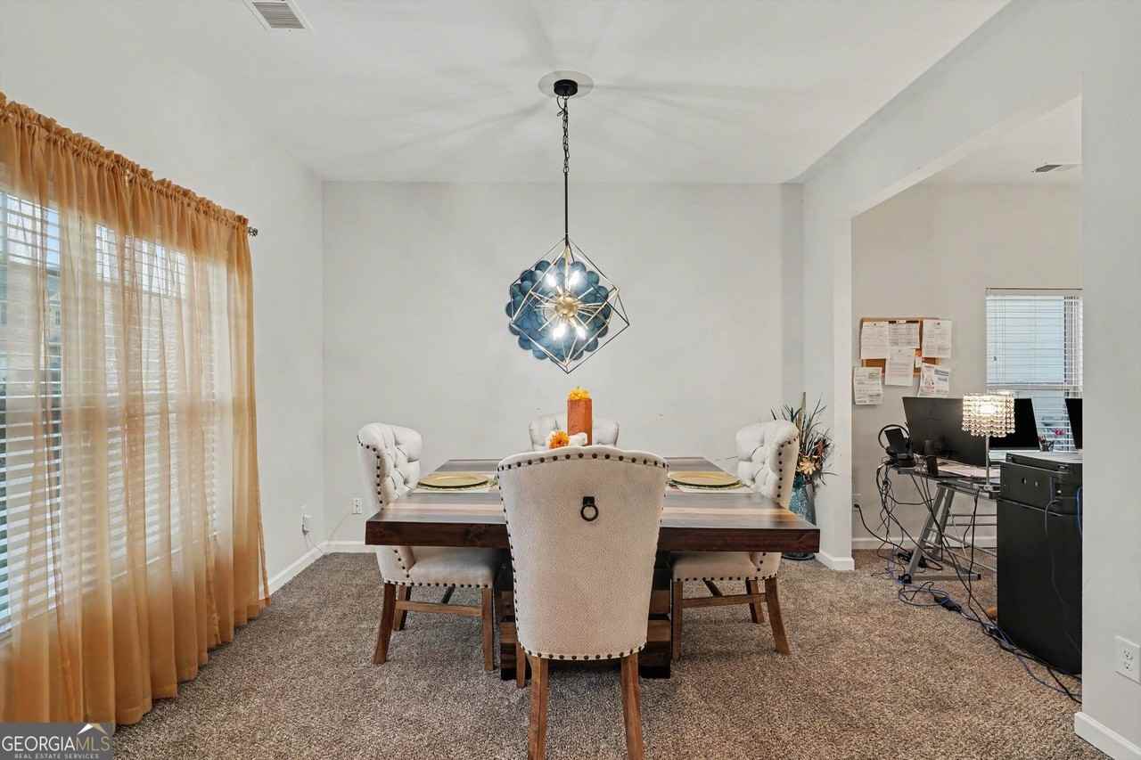 1241 England Ter - Photo 3 of 20