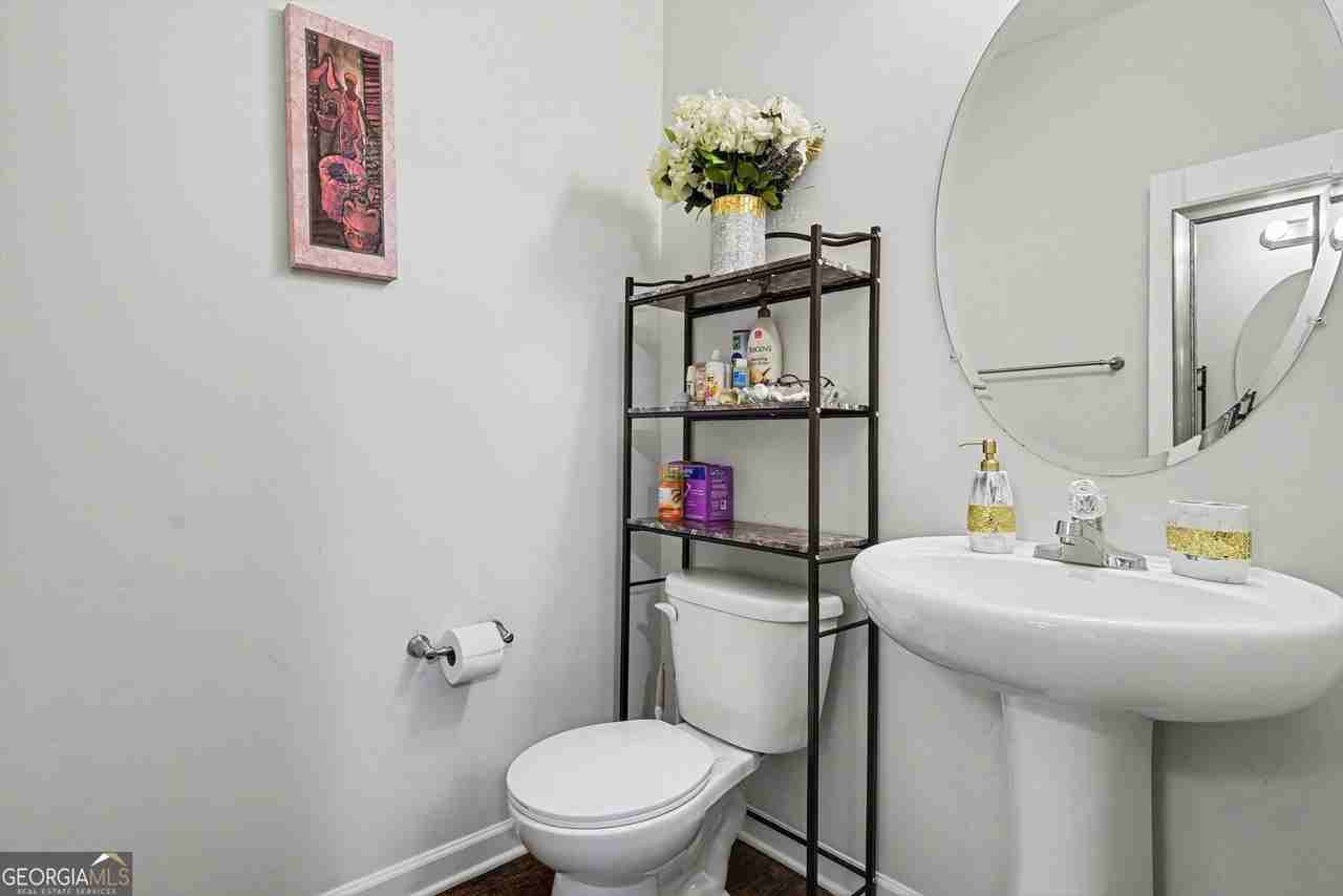 1241 England Ter - Photo 5 of 20