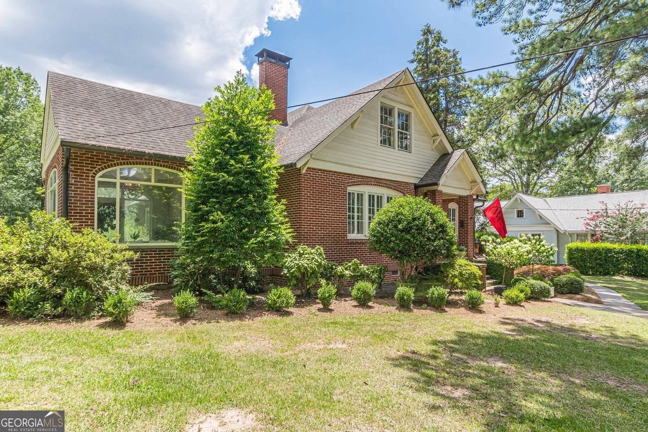 1878A Cambridge Ave - Photo 6 of 50