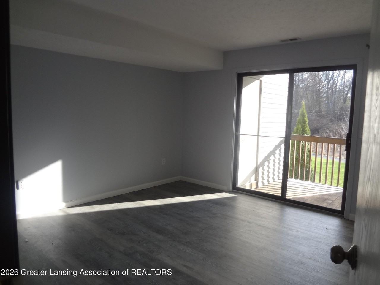 1457 E Pond Dr - Photo 7 of 18