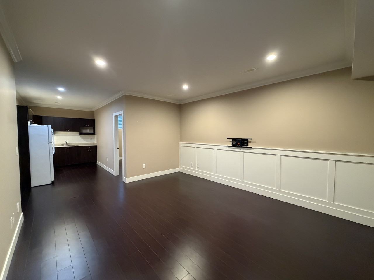 16052 27A Avenue - Photo 2 of 9