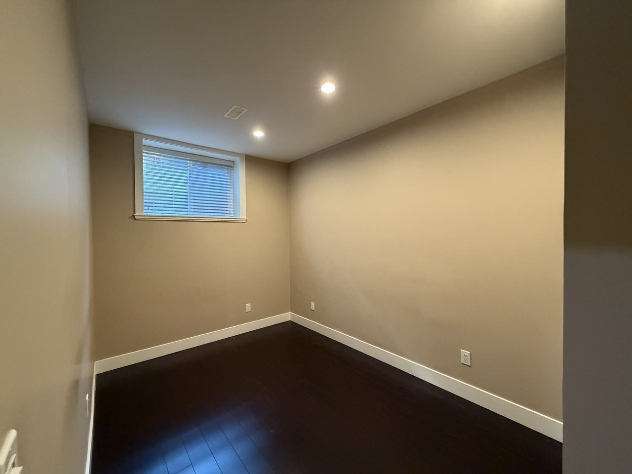 16052 27A Avenue - Photo 5 of 9