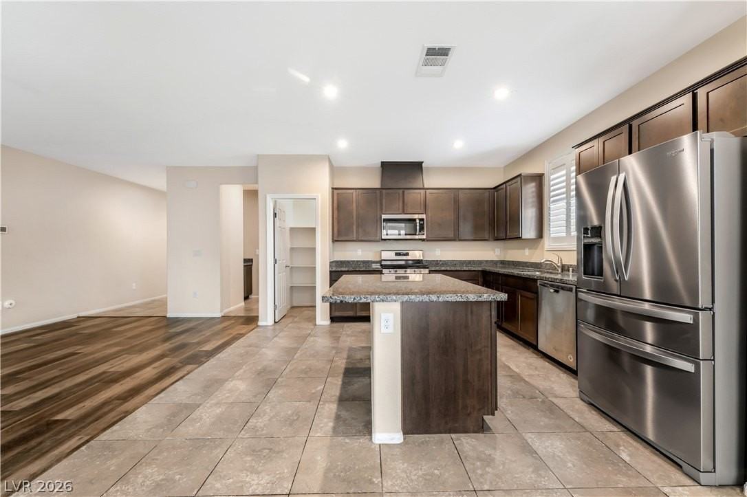 3728 W Colton Ave - Photo 5 of 43