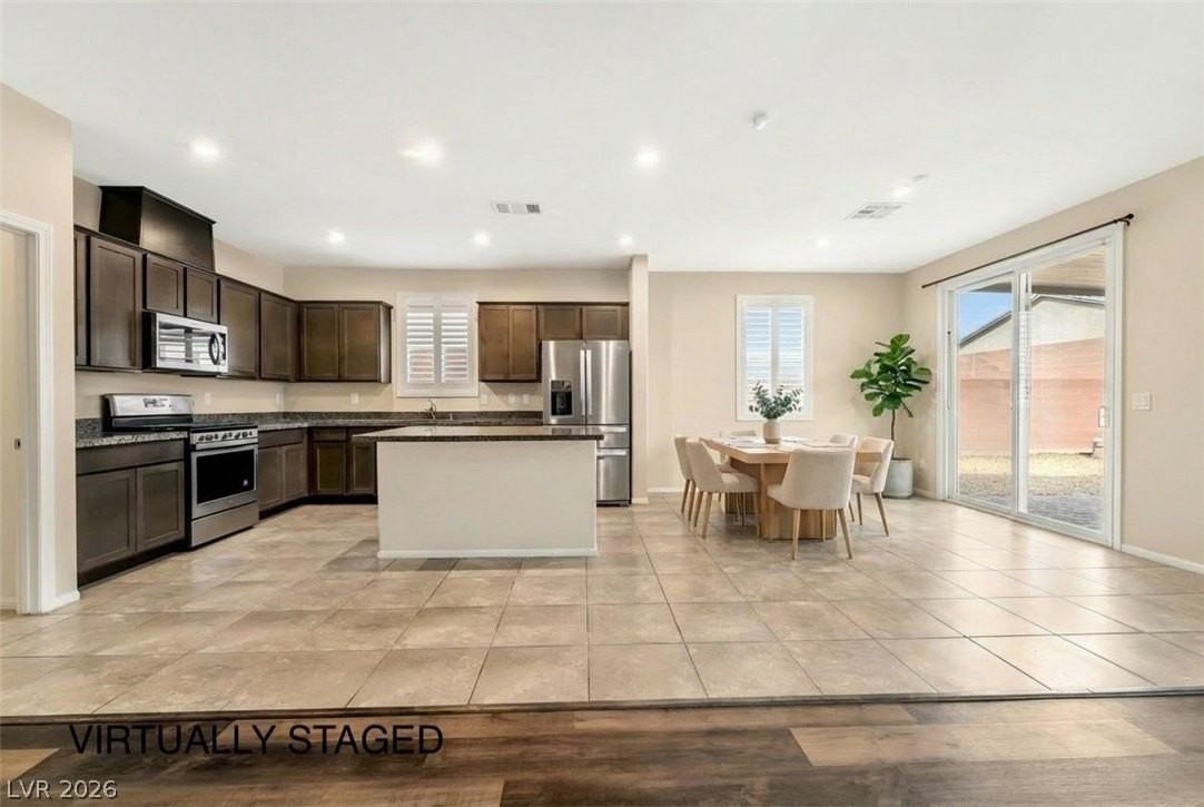 3728 W Colton Ave - Photo 6 of 43