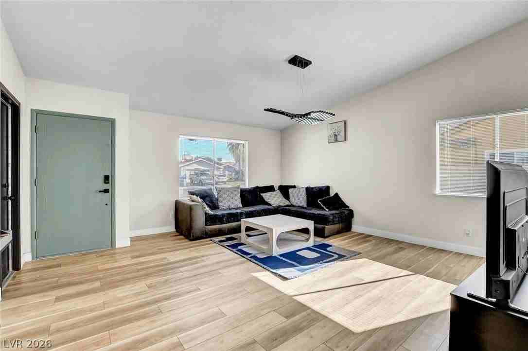 6009 Carpenteria Way - Photo 6 of 44