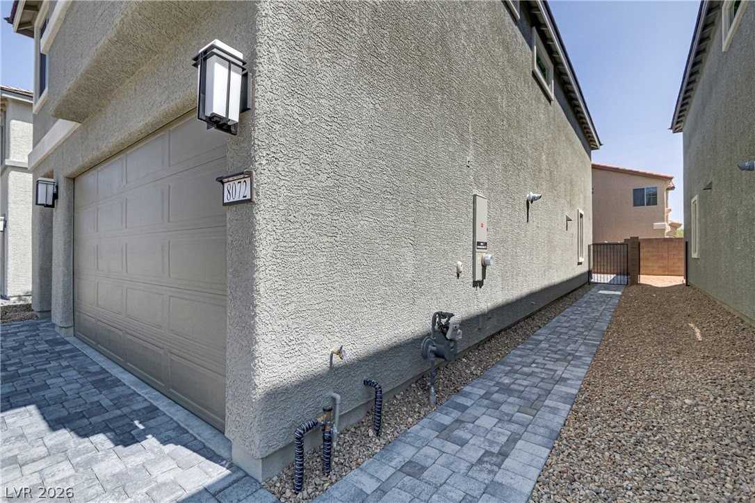 8072 Warrenview St - Photo 3 of 48