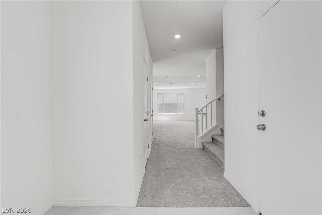 8072 Warrenview St - Photo 5 of 48