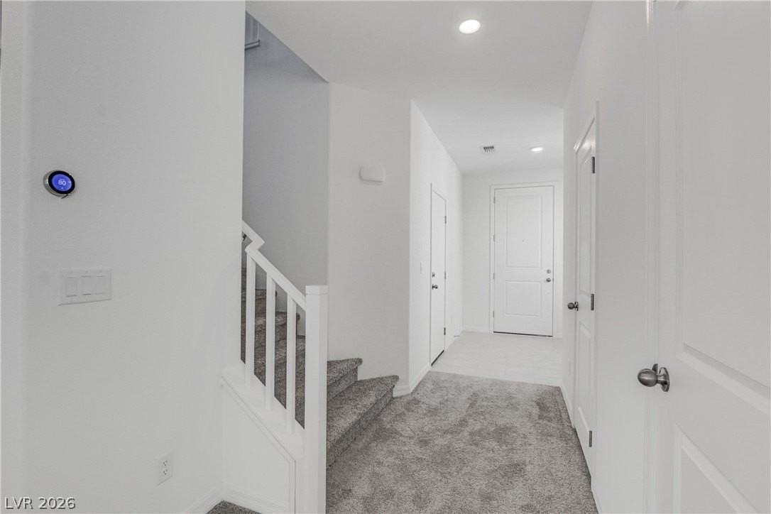 8072 Warrenview St - Photo 7 of 48