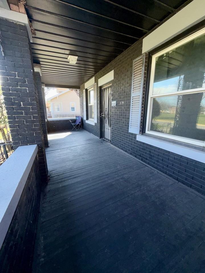 1122 Highland St - Photo 3 of 14