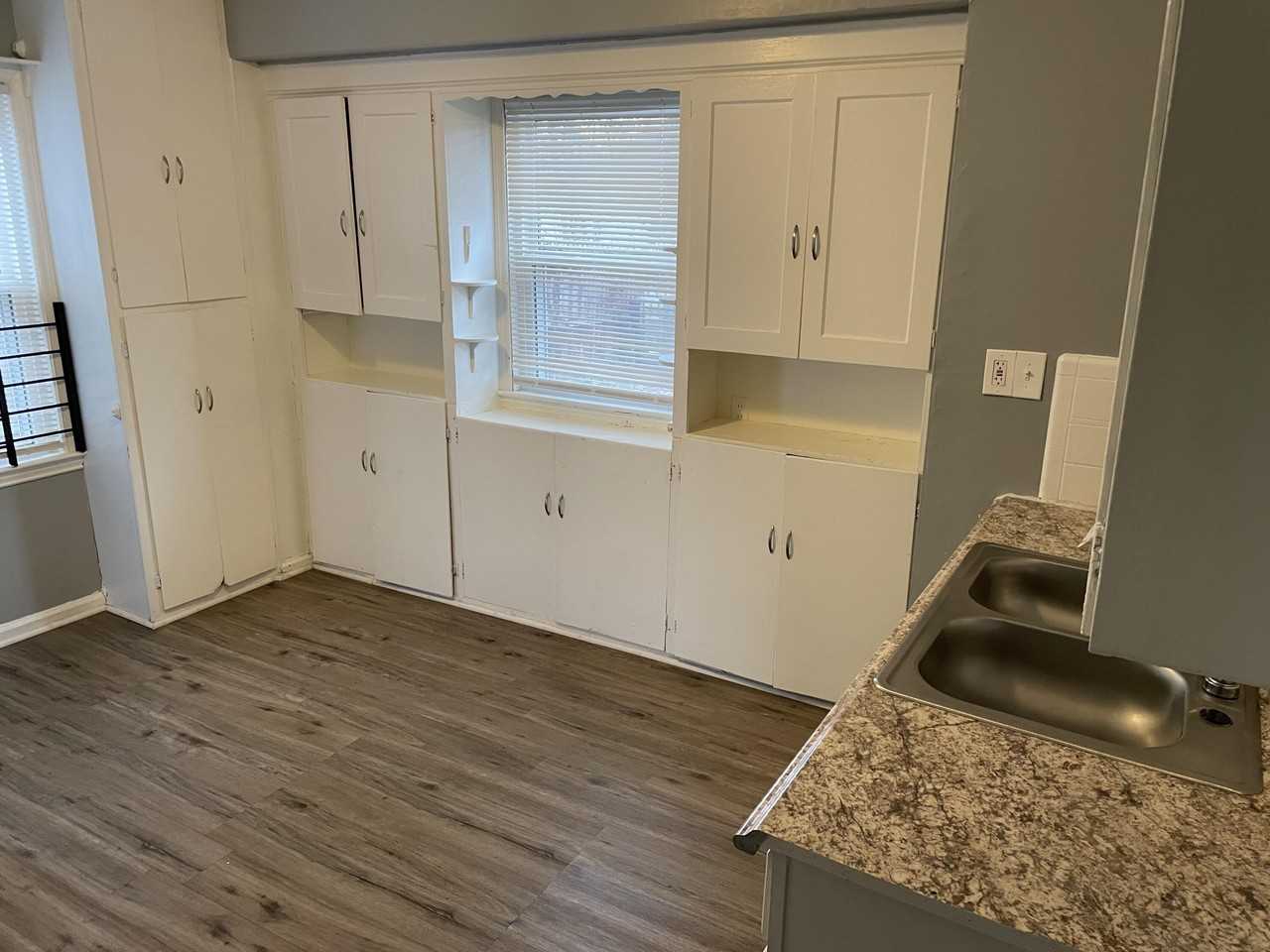 8897 Cloverlawn St - Photo 5 of 9