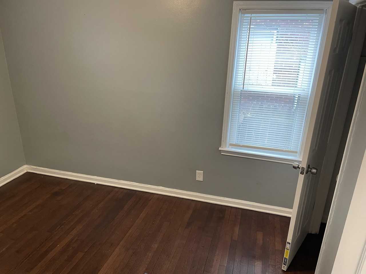 8897 Cloverlawn St - Photo 7 of 9