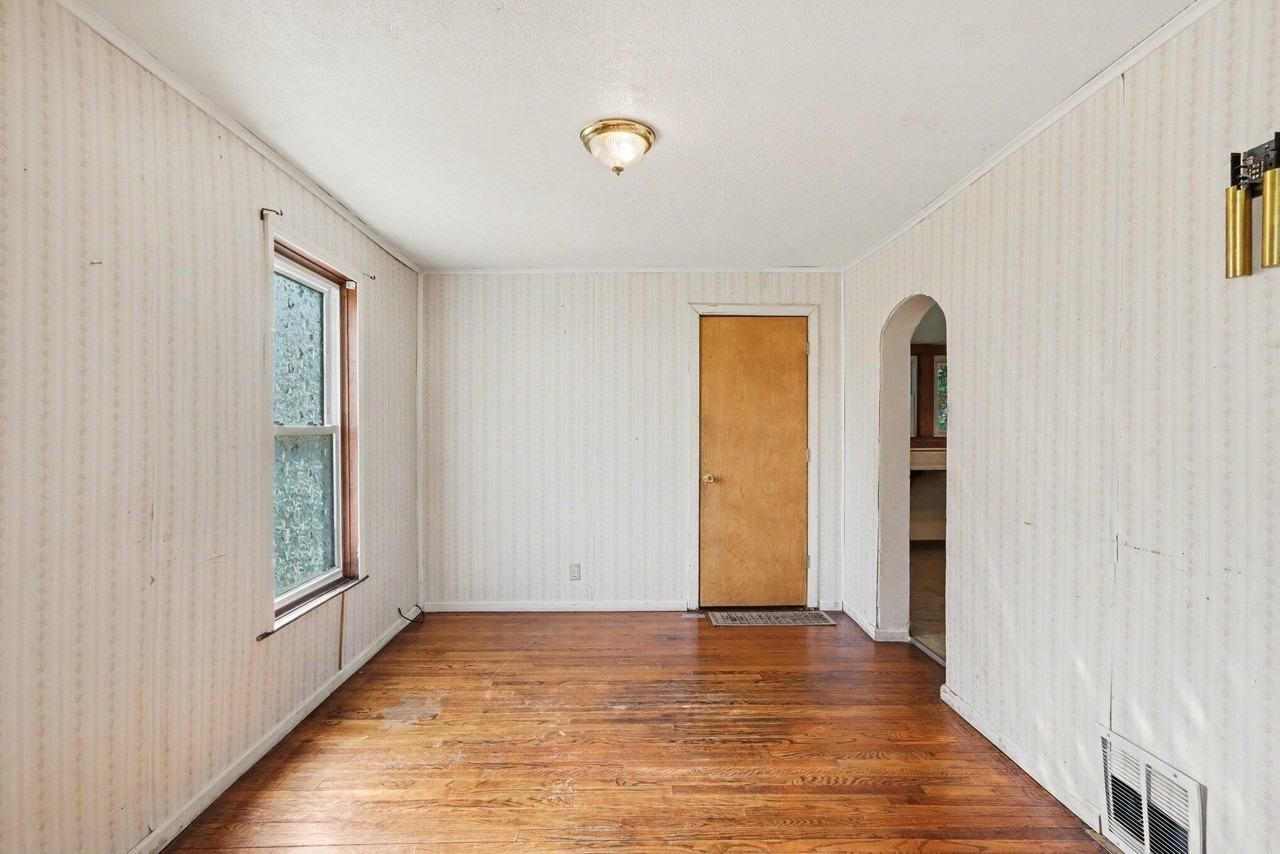 607 Mechanic St - Photo 4 of 20